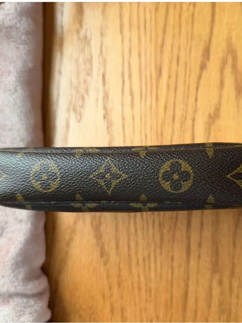 Louis Vuitton iconic louis